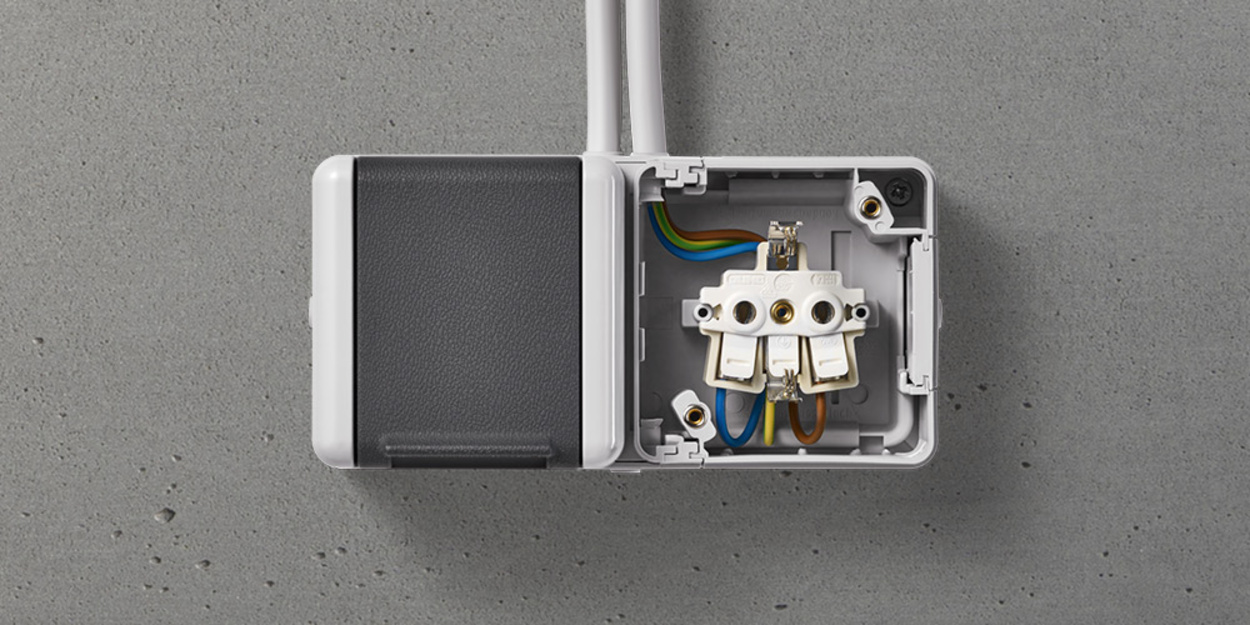 Doppelsteckdose mit Trennsteg bei ONE-Ihr Elektro-Service GmbH in Weiden