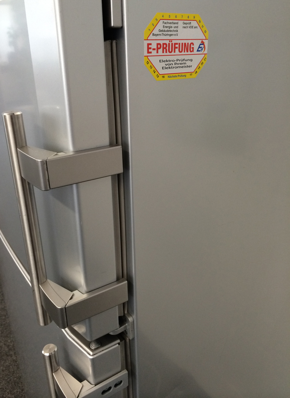 Bild E Pruefung m bei ONE-Ihr Elektro-Service GmbH in Weiden